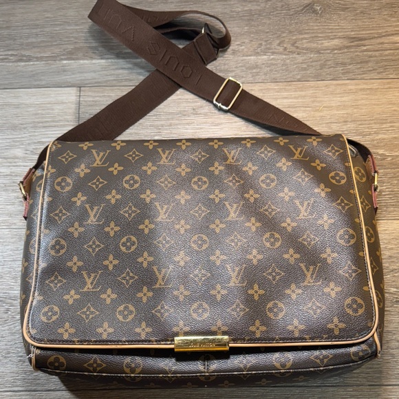 Louis Vuitton Handbags - Monogram messenger bag